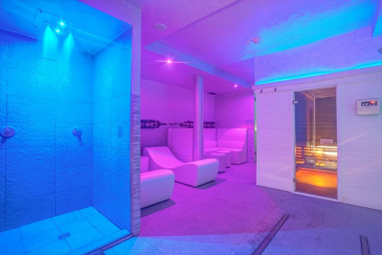 Hotel Ferretti Beach
