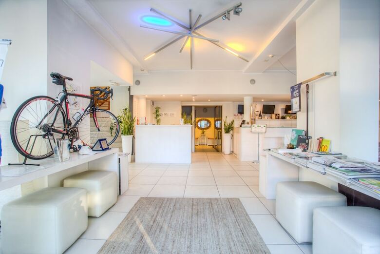 Hotel Ferretti Beach