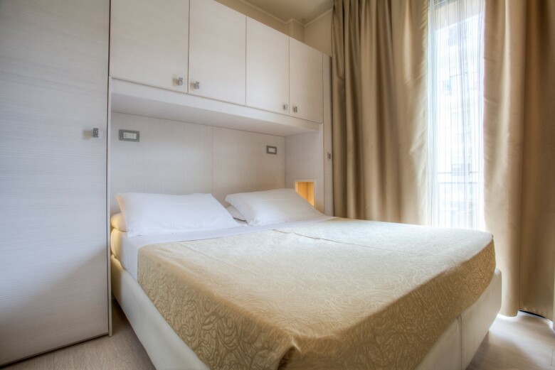 Hotel Ferretti Beach