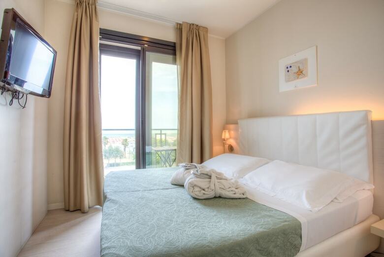 Hotel Ferretti Beach