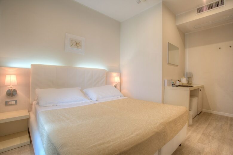 Hotel Ferretti Beach