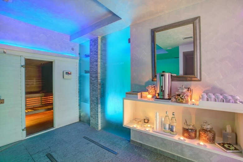 Hotel Ferretti Beach