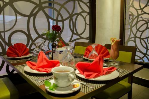 Lazourd Palace Hotel Apartments