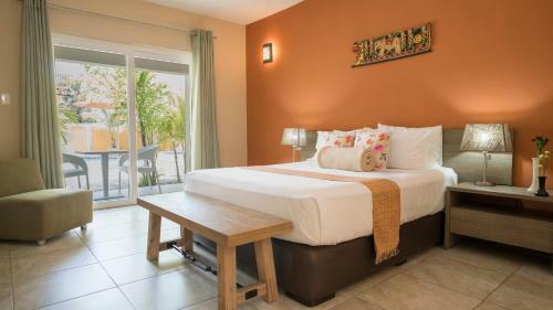 Costa Esmeralda Village