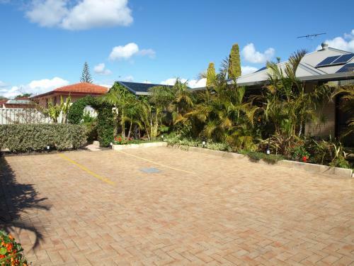 Baudins Of Busselton B&B