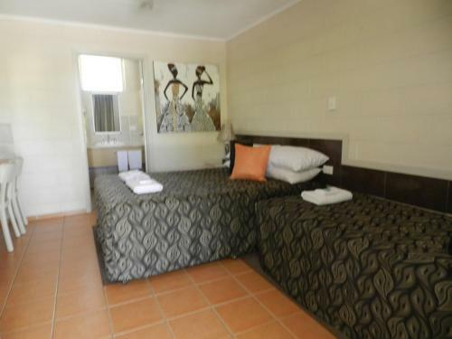 Golden Palms Motor Inn