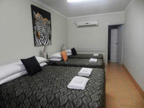 Golden Palms Motor Inn