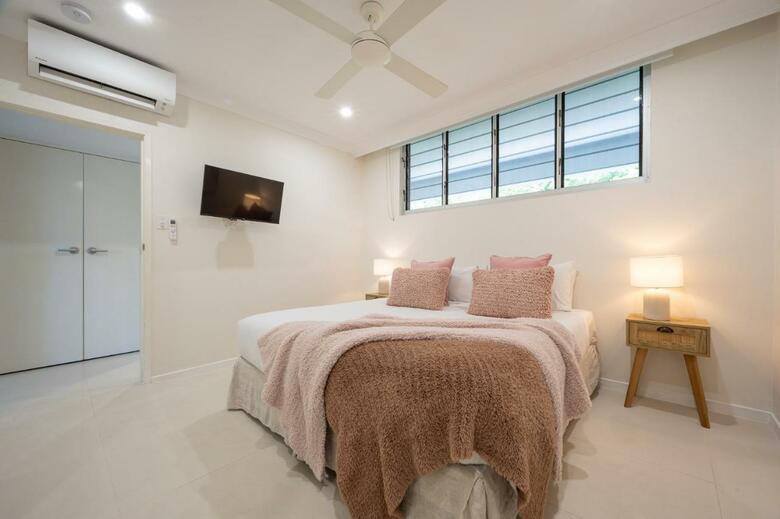 Fully Renovated Frangipani Beach Front Apartments