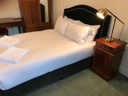 Macquarie Manor Hotel