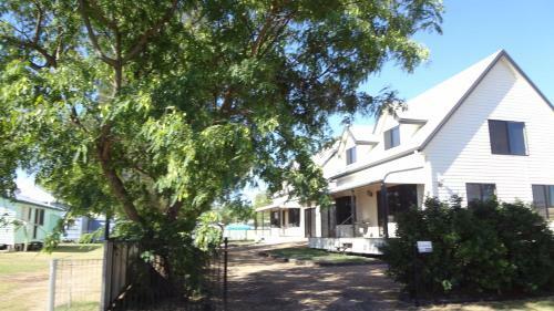 Dalby Apartments & Homestay