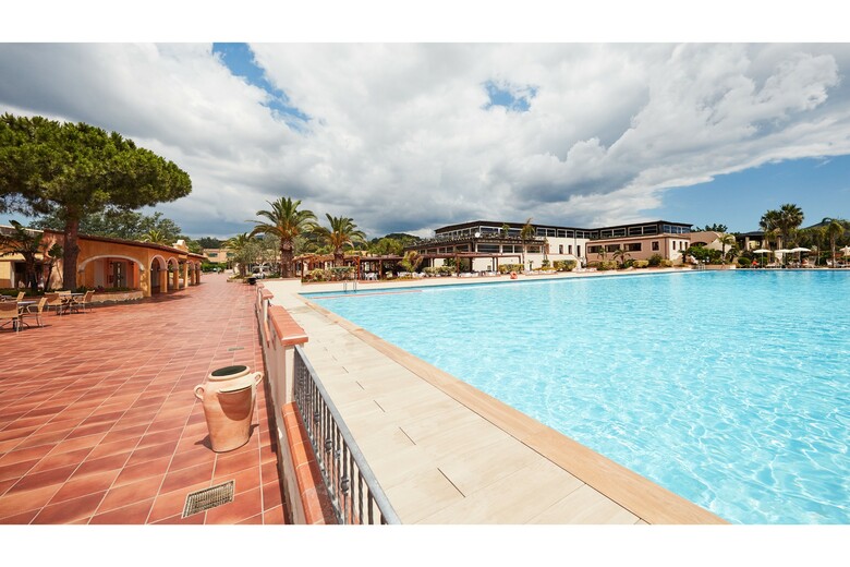 Hotel Tanka Village Golf & Spa