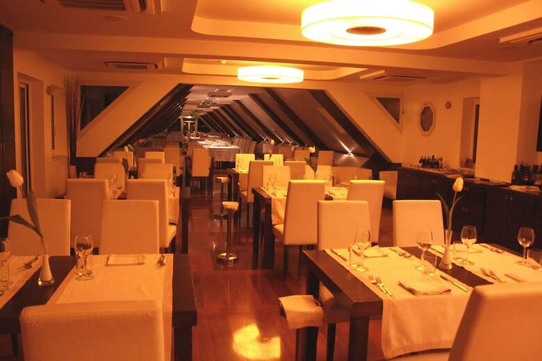 �hotel