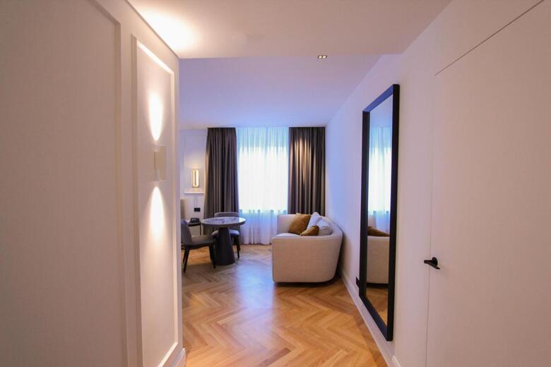 Ambassador Palace Hotel