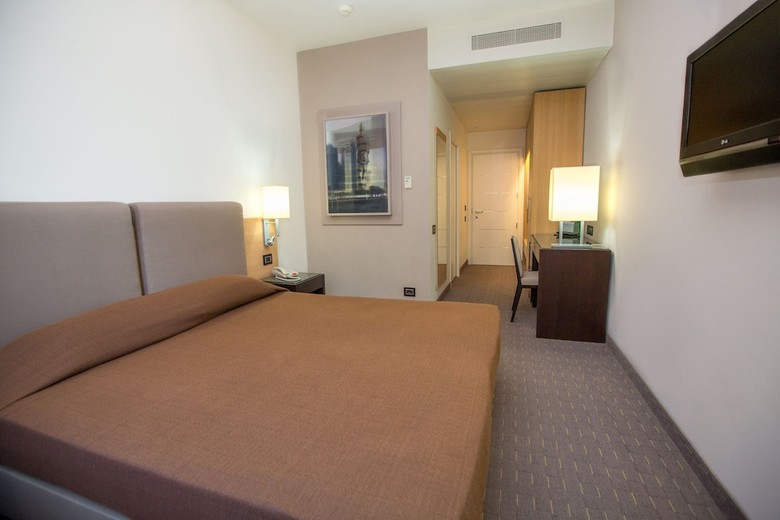 Link Hotel