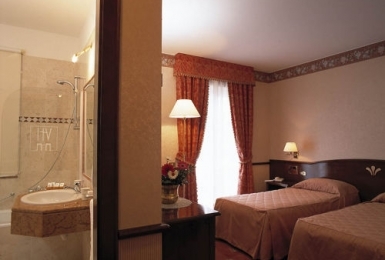 Hotel De La Ville