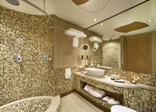 Gulf Hotel Bahrain Convention & Spa