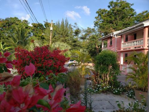 Gentle Breeze Apartments