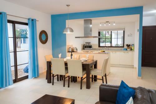 Private Villa With Pool On Tortuga Beach Resort