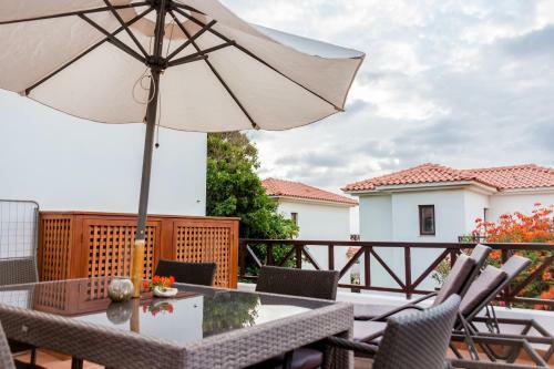 Private Villa With Pool On Tortuga Beach Resort