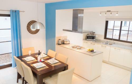 Private Villa With Pool On Tortuga Beach Resort