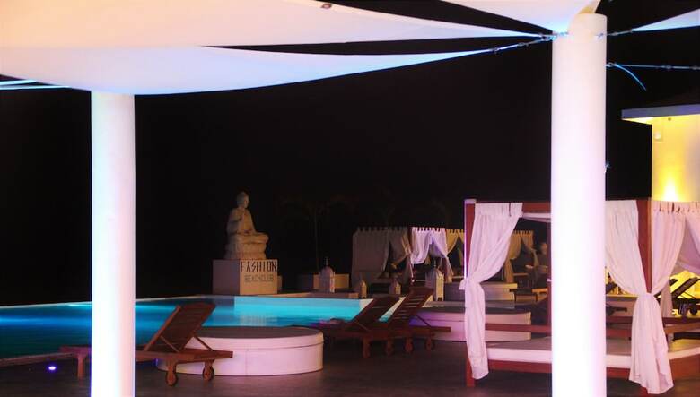Hotel Livvo Budha Beach