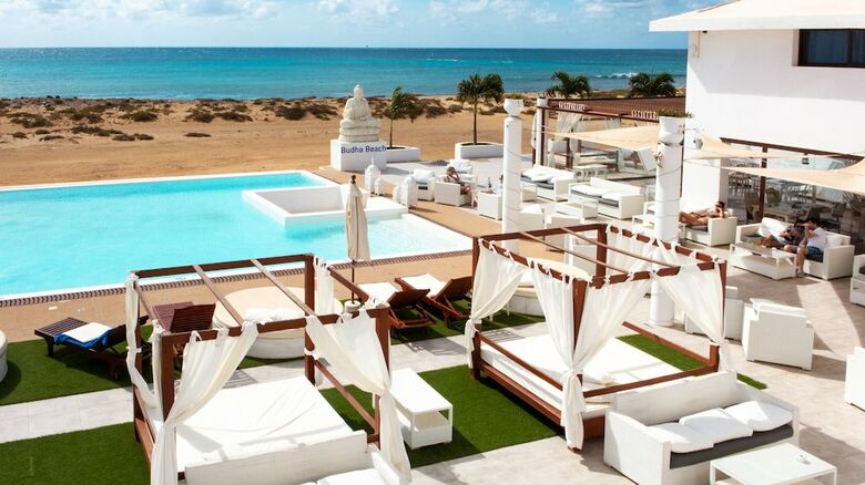 Hotel Livvo Budha Beach