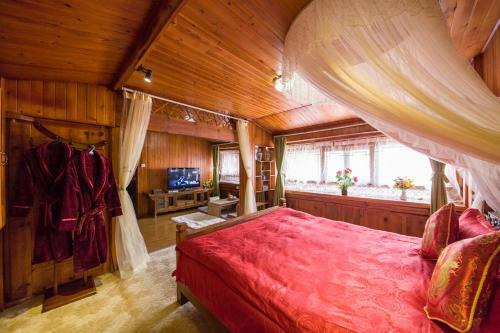 Her House Inn