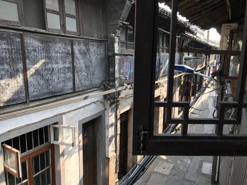 Wuzhen Spring Family Inn