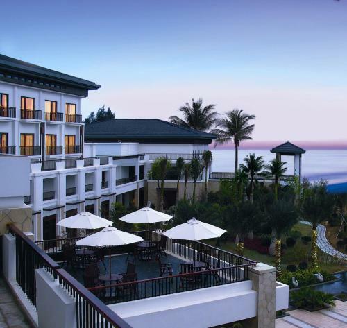 Hotel Golden Bay Resort