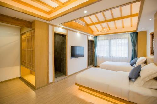 Jianshe Inn