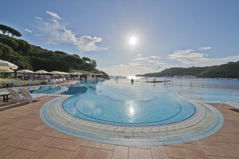 Hotel Cala Di Mola