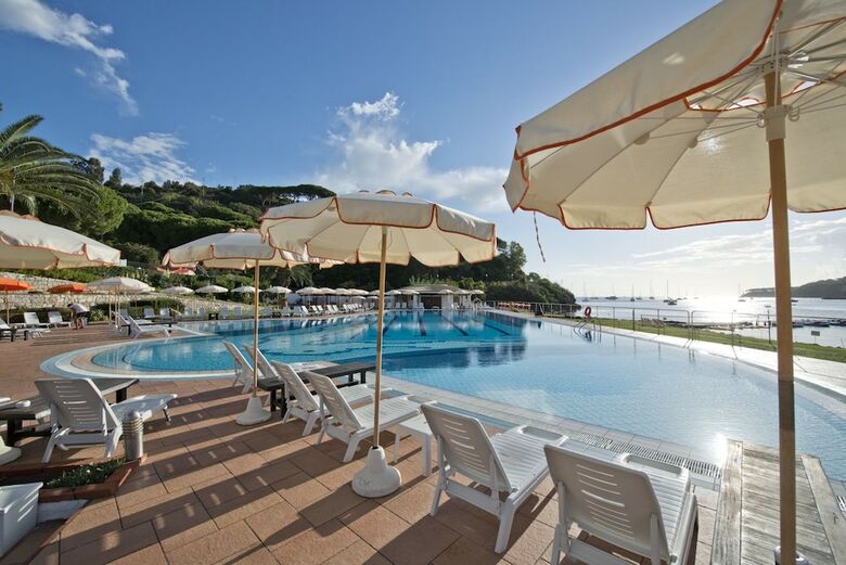 Hotel Cala Di Mola