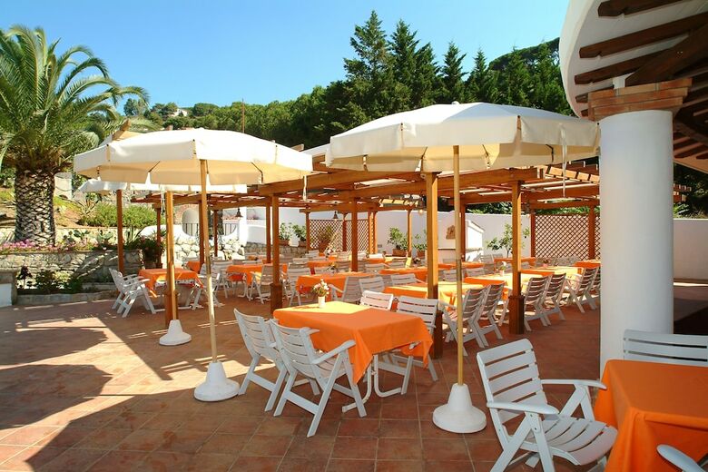 Hotel Cala Di Mola