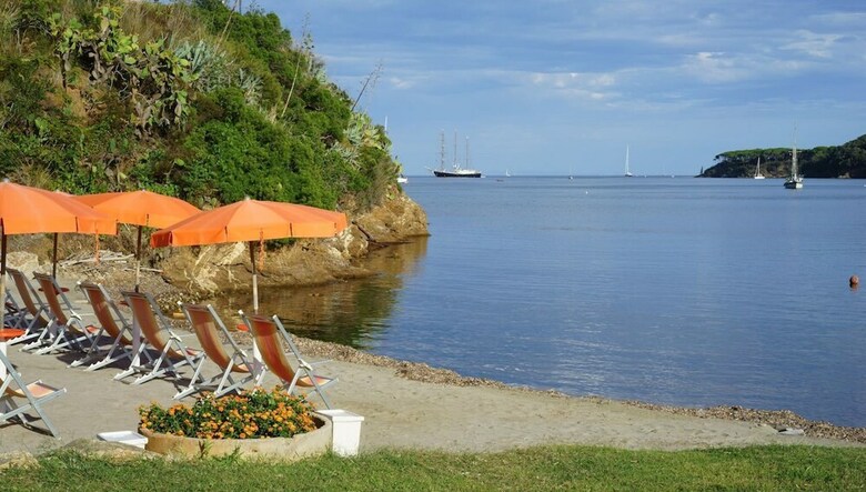 Hotel Cala Di Mola