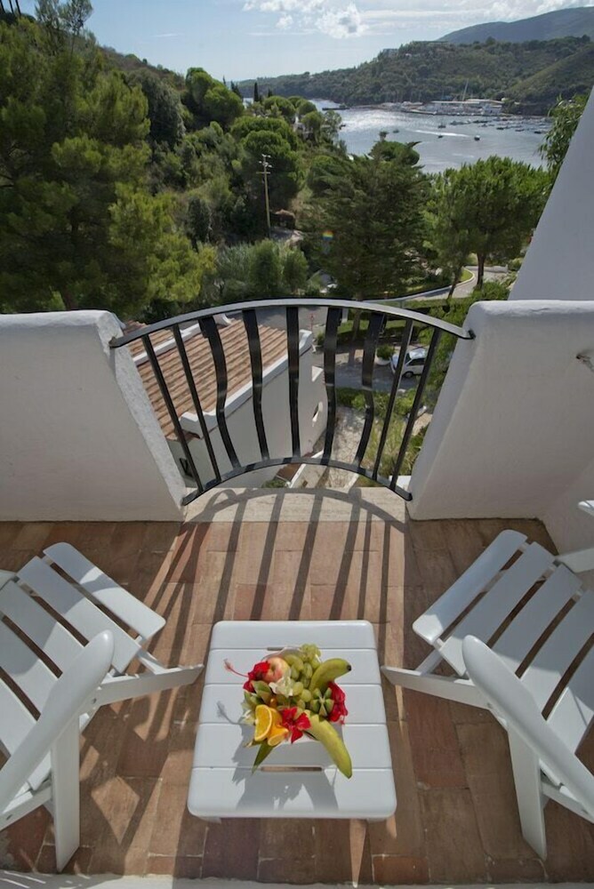 Hotel Cala Di Mola