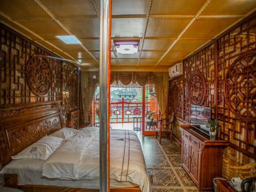 Hostal Lqj Riverside Guest House