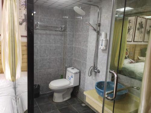 Hostal Lqj Riverside Guest House