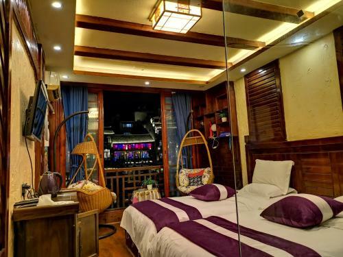 Hostal Lqj Riverside Guest House