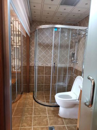 Hostal Lqj Riverside Guest House