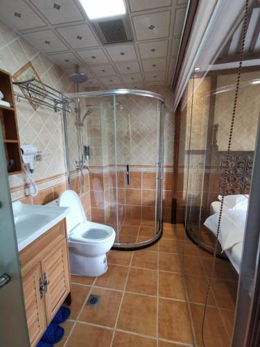 Hostal Lqj Riverside Guest House