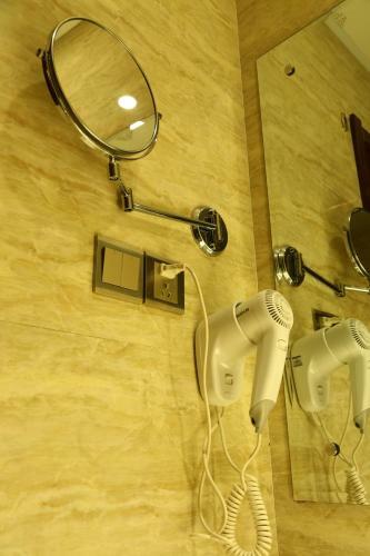 Dunhuang Gold Dragon Hotel