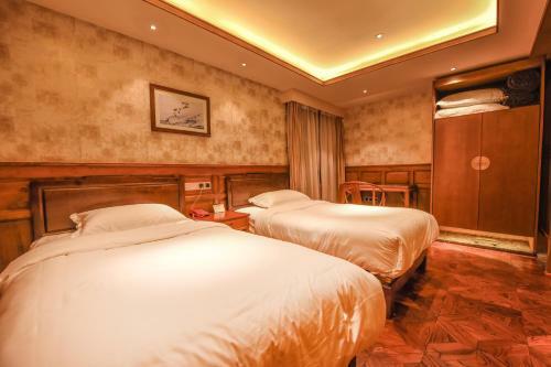 Albergue Nan Ka Ming Dian Hotel