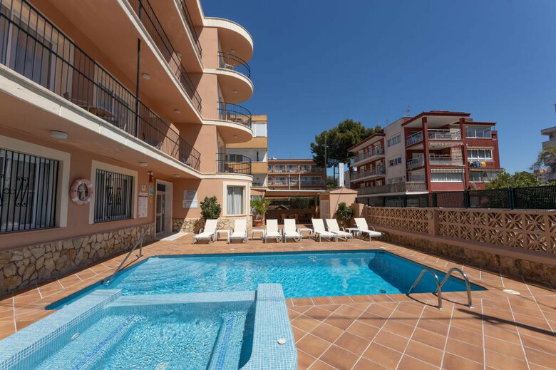 Aparthotel Martinez Apartments