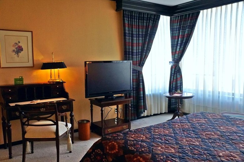 Real Plaza Hotel & Convention Center
