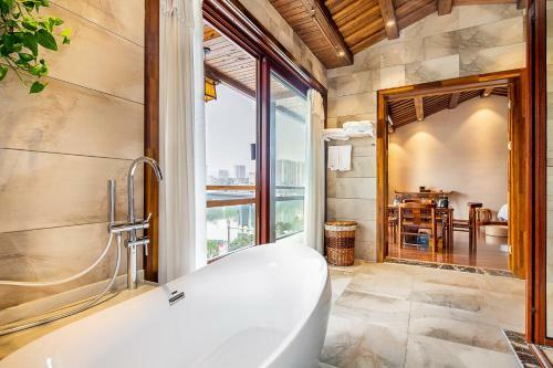 Hostal Riverside Boutique Guesthouse