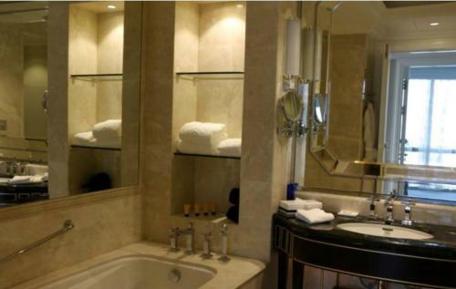 Fuzhou Jeurong Hotel