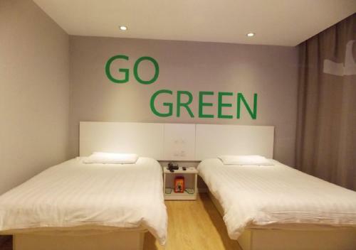 Posada Motel Qingdao Licang Square