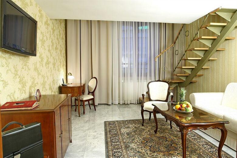 Moskva Hotel