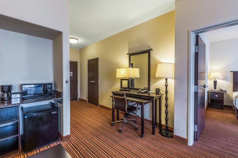 Hotel Comfort Suites