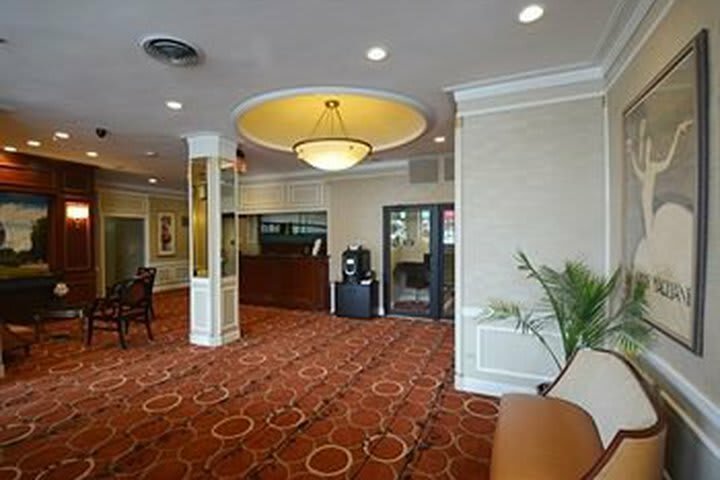 Ramada Hotel And Conference Center